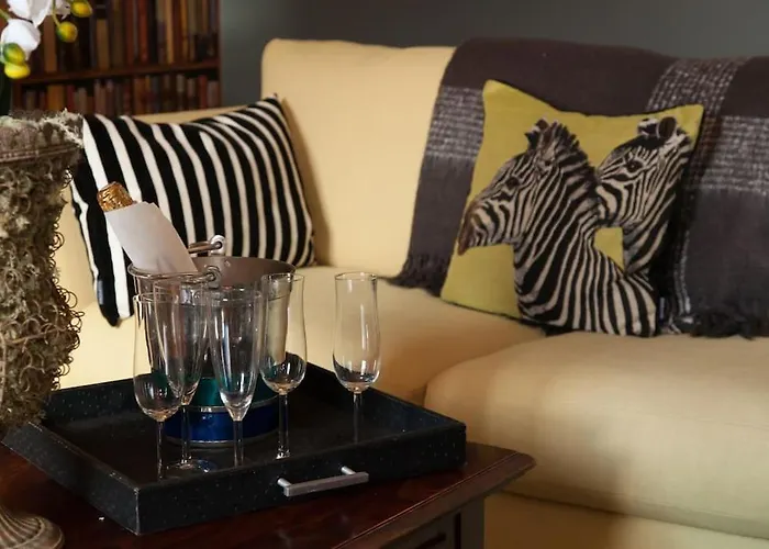 Sunnybeck Award Winning Dog Friendly * Settle